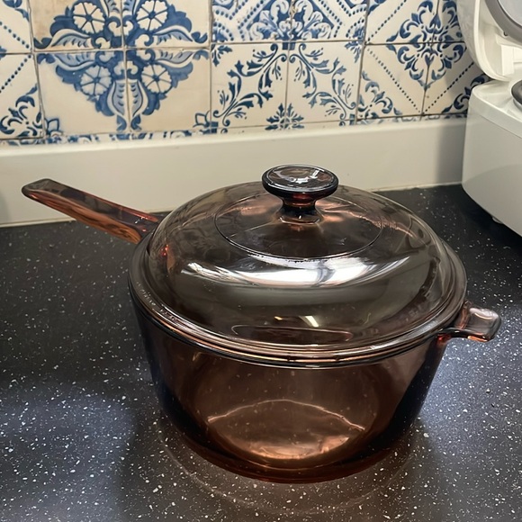 Visions Other - Visions France 2.5 L Amber Pot. Great used condition! With lid. Pyrex V2.5C.